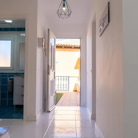 Stars Seaview By Holidays Villa *